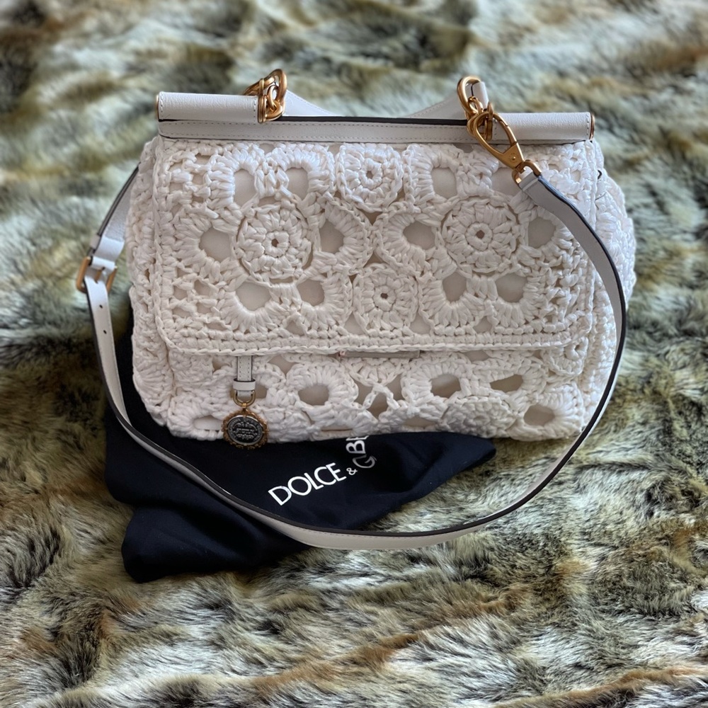 Dolce & Gabbana
Crocheted Sicily bag - Picture 3 of 16